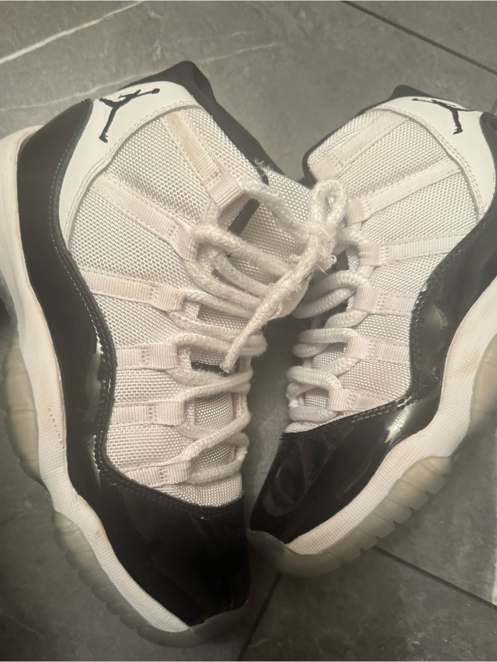 Jordan Concord White and Black Retro 11